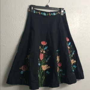 Persaman New York Black floral skirt